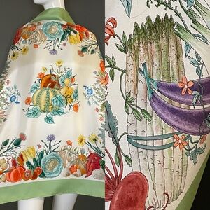 Vintage Gucci Accornero Silk Scarf Sage Garden Print 34 In Good Condition
